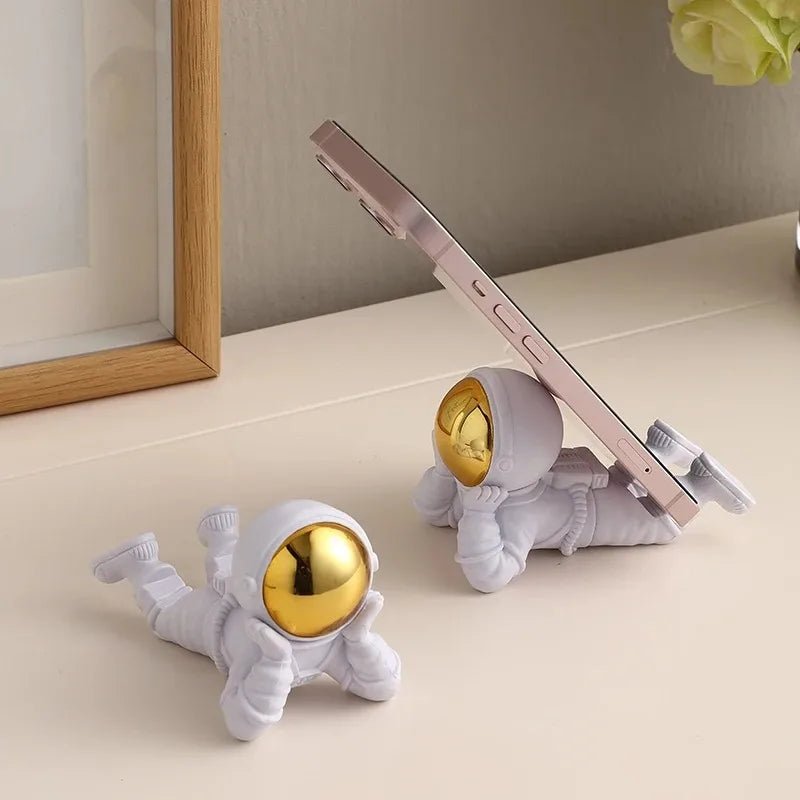 Desktop Astronaut Ornaments, Spaceman Ornaments, Desktop Phone Holder, Home Decoration, Astronaut Statue, Office Decoration - luvmoose