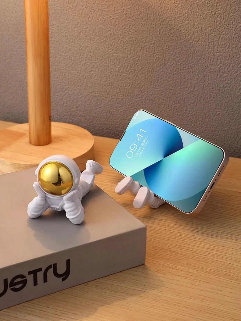 Desktop Astronaut Ornaments, Spaceman Ornaments, Desktop Phone Holder, Home Decoration, Astronaut Statue, Office Decoration - luvmoose