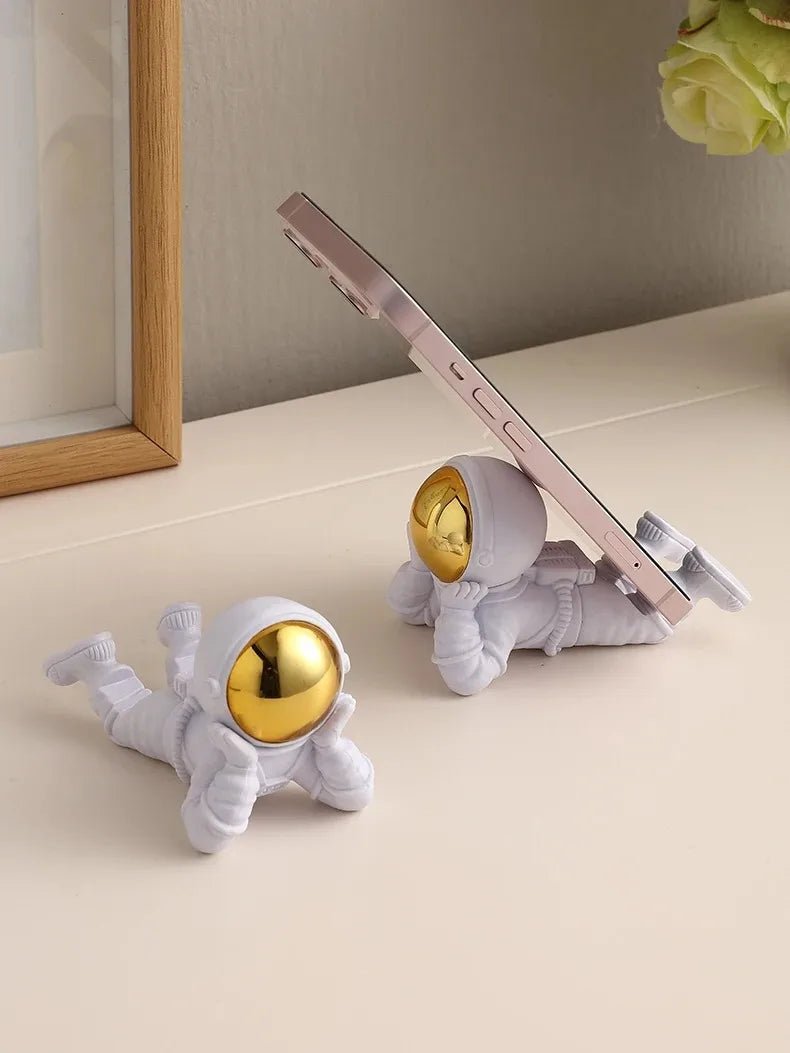 Desktop Astronaut Ornaments, Spaceman Ornaments, Desktop Phone Holder, Home Decoration, Astronaut Statue, Office Decoration - luvmoose