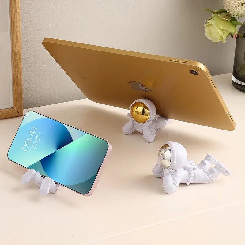 Desktop Astronaut Ornaments, Spaceman Ornaments, Desktop Phone Holder, Home Decoration, Astronaut Statue, Office Decoration - luvmoose