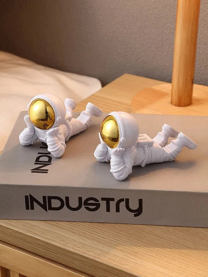Desktop Astronaut Ornaments, Spaceman Ornaments, Desktop Phone Holder, Home Decoration, Astronaut Statue, Office Decoration - luvmoose